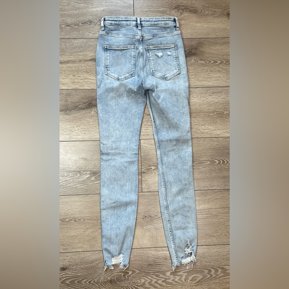 We The Free Sabrina High Rise Distressed Skinny Jeans Lightwash - Picture 10 of 12